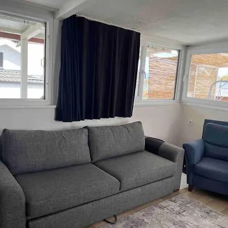 Deniz Manzarali Lueks Cati Kati