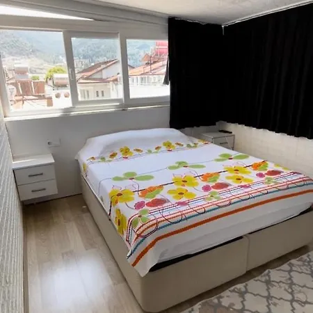 Apartman Deniz Manzarali Lueks Cati Kati *